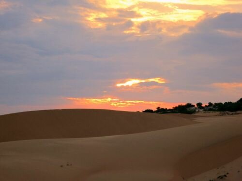 Coucher de soleil sur les dunes
