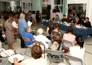Nicolas Boisclair, candidat de Québec Solidaire, Sophie Stanké du Parti québécois et Luc Lefebvre d'Option Nationale ont accepté de répondre aux questions des électeurs lors de la soirée qui a eu lieu le 27 août dans Pointe-Saint-Charles.&nbsp;