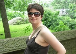 Karine Projean signe le livre La Maison Benoît Labre; 60 ans à aider les plus démunis.