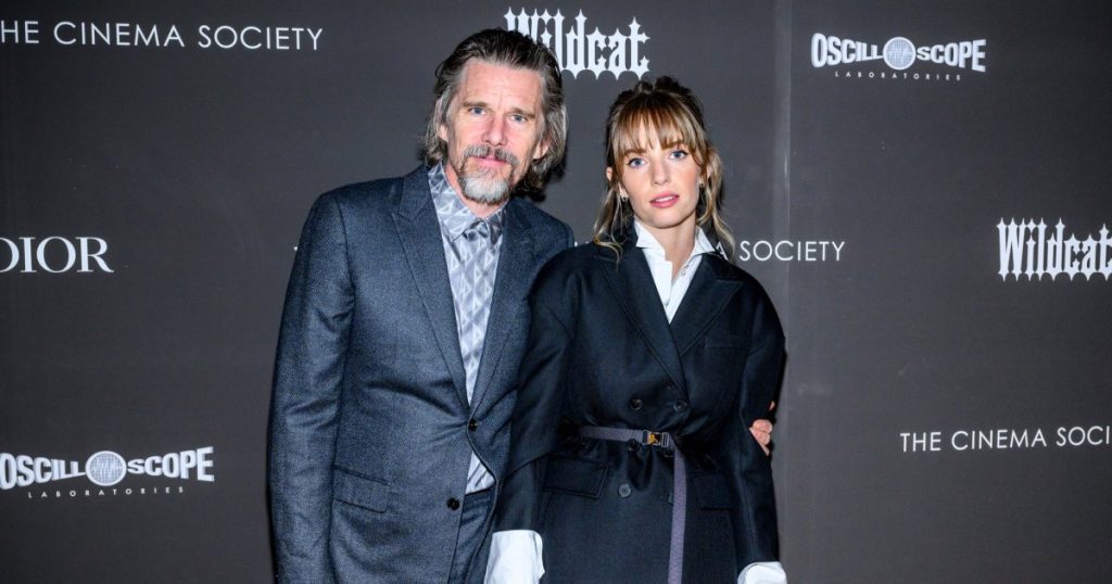 Ethan Hawke bouleversé par le mariage de sa fille Maya