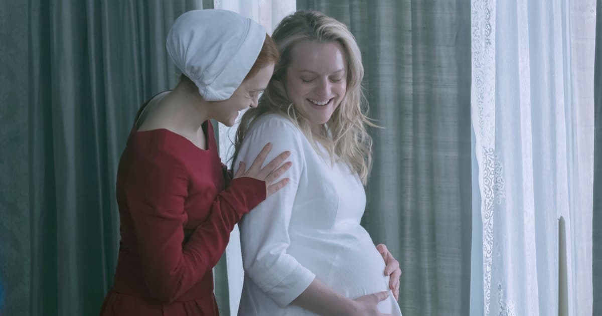 Les Projets Post-Show des Acteurs de 'The Handmaid’s Tale' : Quelles Sont les Perspectives pour Elisabeth Moss, Alexis Bledel et Autres ?