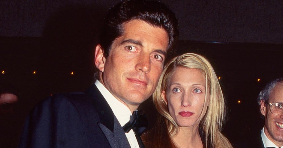 Plongée dans l’Histoire Amoureuse de John F. Kennedy Jr. : Carolyn Bessette, Daryl Hannah et Autres Relations Célèbres