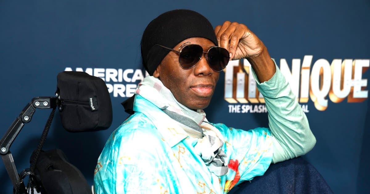 Miss J Alexander d’America’s Next Top Model fait sa première apparition sur le tapis rouge depuis son AVC.