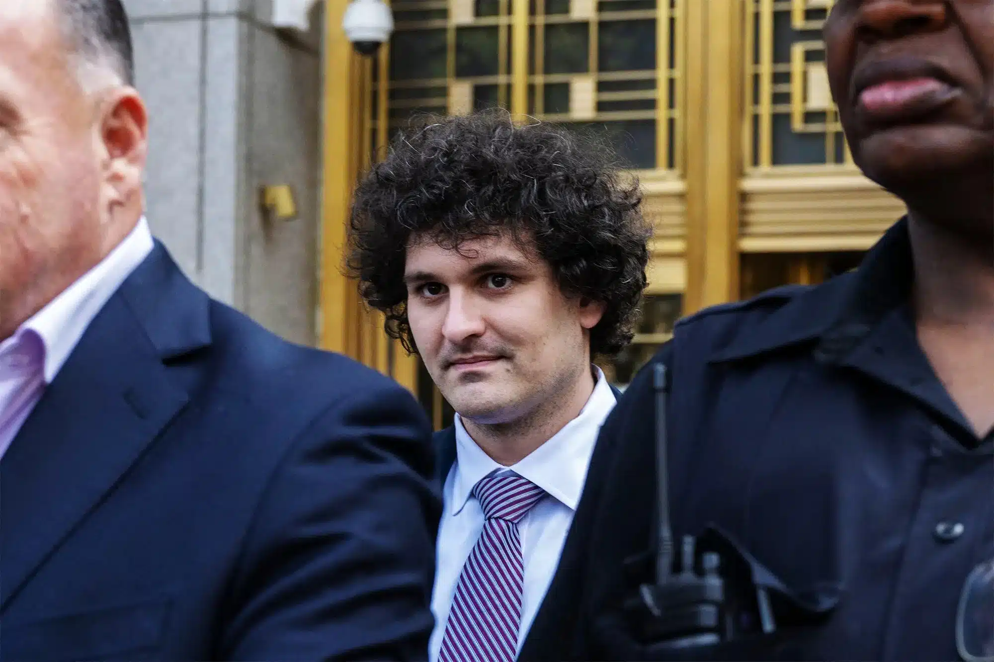 Sam Bankman-Fried Renonce à une Nouvelle Demande de Procès, Intensifiant la Pression pour la Récusation du Juge
